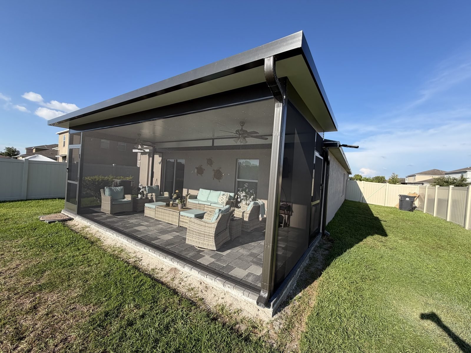 Lanai screen enclosure